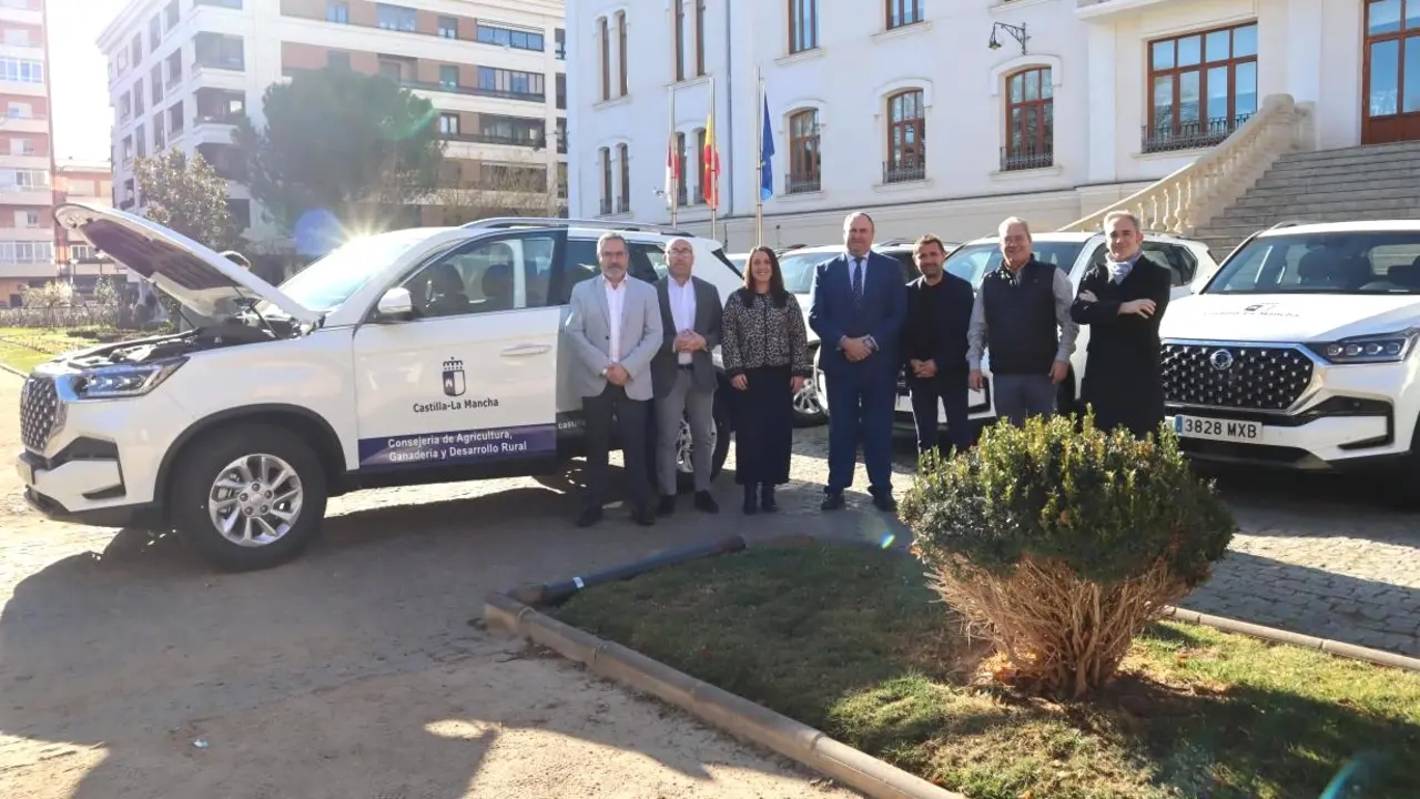 El parque móvil agrícola de Castilla-La Mancha se renueva con 13 nuevos vehículos todoterreno