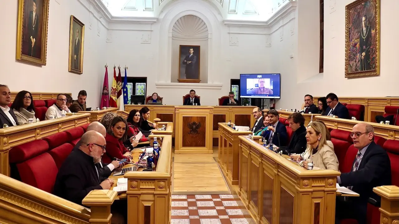 En la imagen un instante del Pleno del Ayuntamiento de Toledo que ha aprobado el Presupuesto para 2025