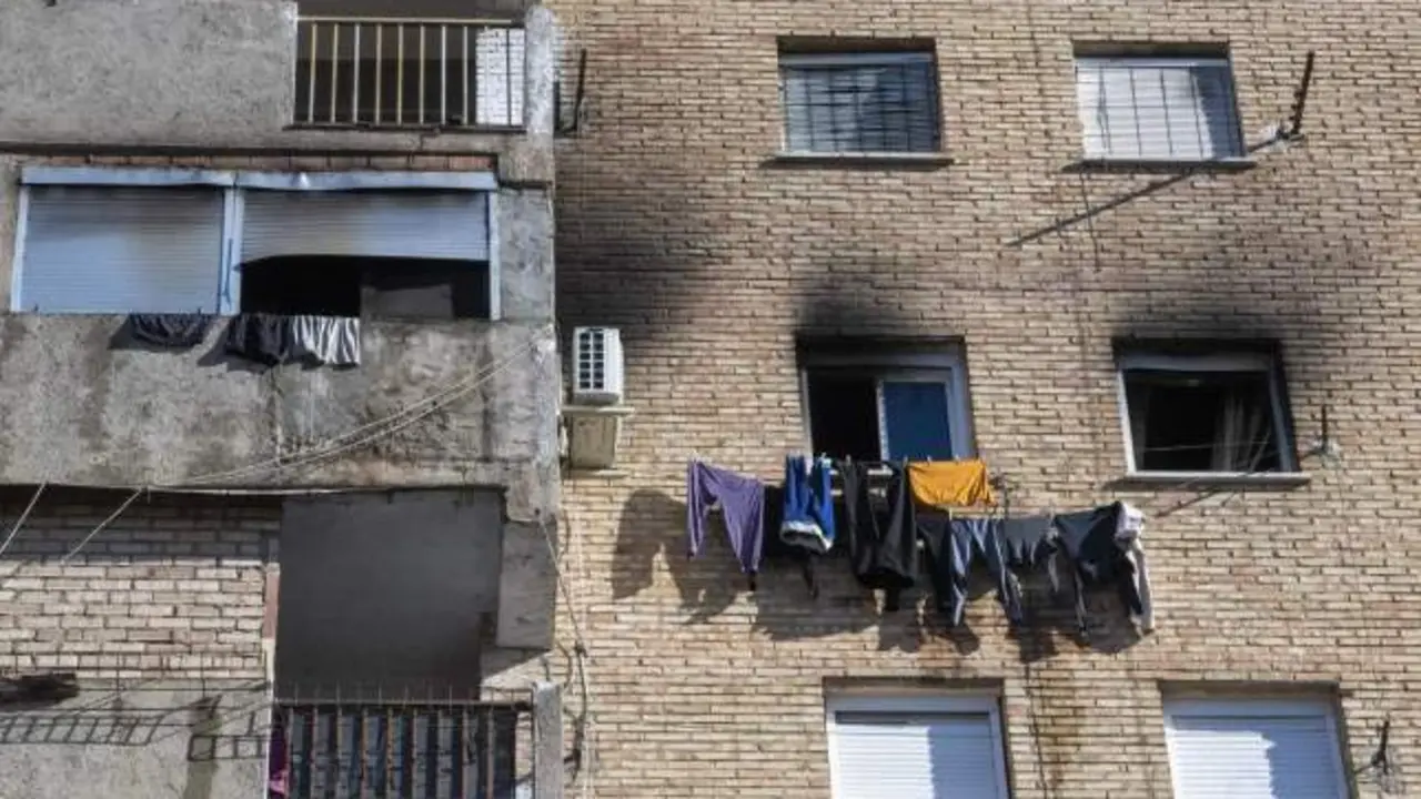 Muere un bebé de 11 meses en un incendio y hay 7 heridos, dos de ellos bomberos