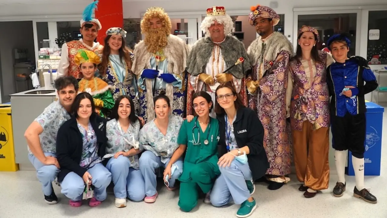 Los Reyes Magos llevan su ilusión a los niños en hospitales de Toledo y Talavera