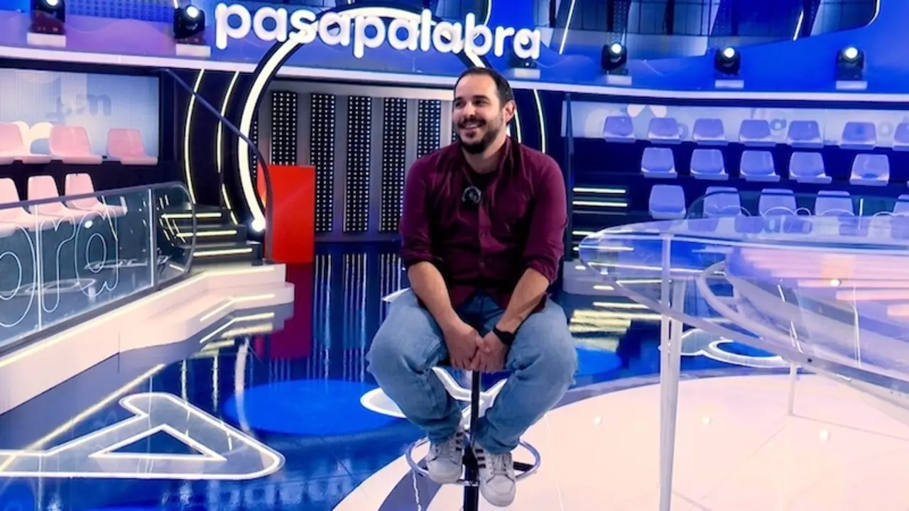 Ángel Toledo, un chelero tras el guión de Pasapalabra: "La mayor exigencia del concursante ha subido el nivel del rosco"