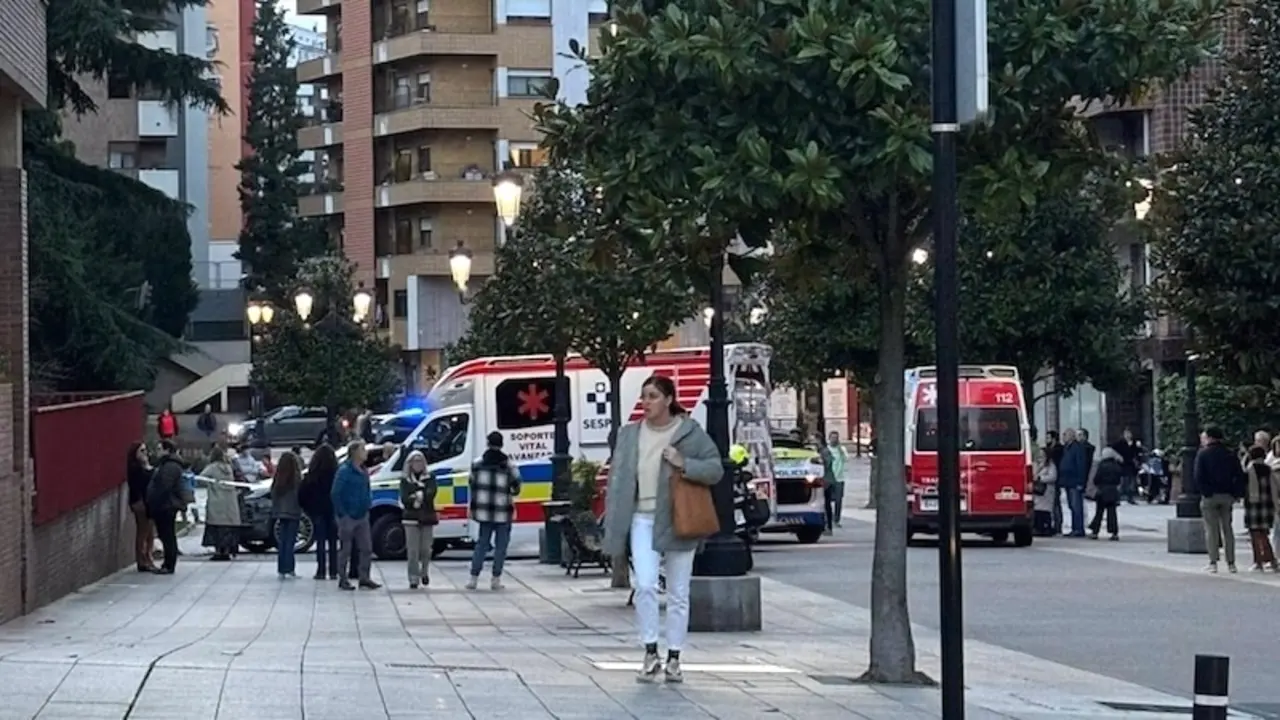 Muere un hombre en silla de ruedas y su cuidadora herida al ser atropellados, atropello