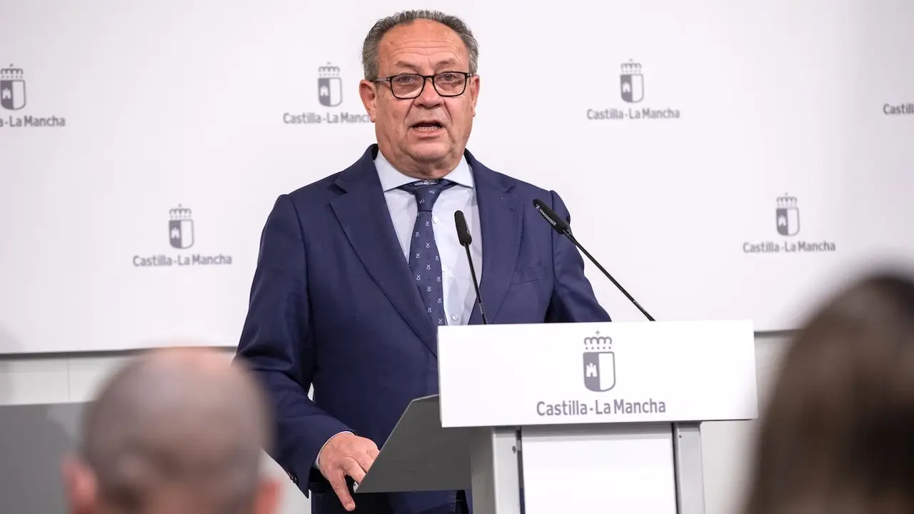 El consejero de Hacienda, Administraciones Públicas y Transformación Digital, Juan Alfonso Ruiz Molina, ha informado en rueda de prensa de asuntos de su departamento abordados en el Consejo de Gobierno
