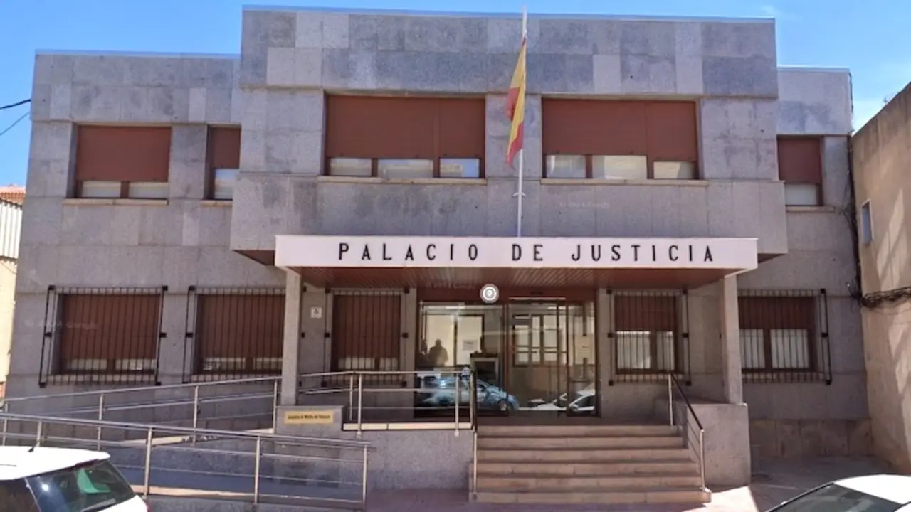En la imagen de archivo el Palacio de Justicia (juzgados) de Motilla del Palancar (Cuenca)