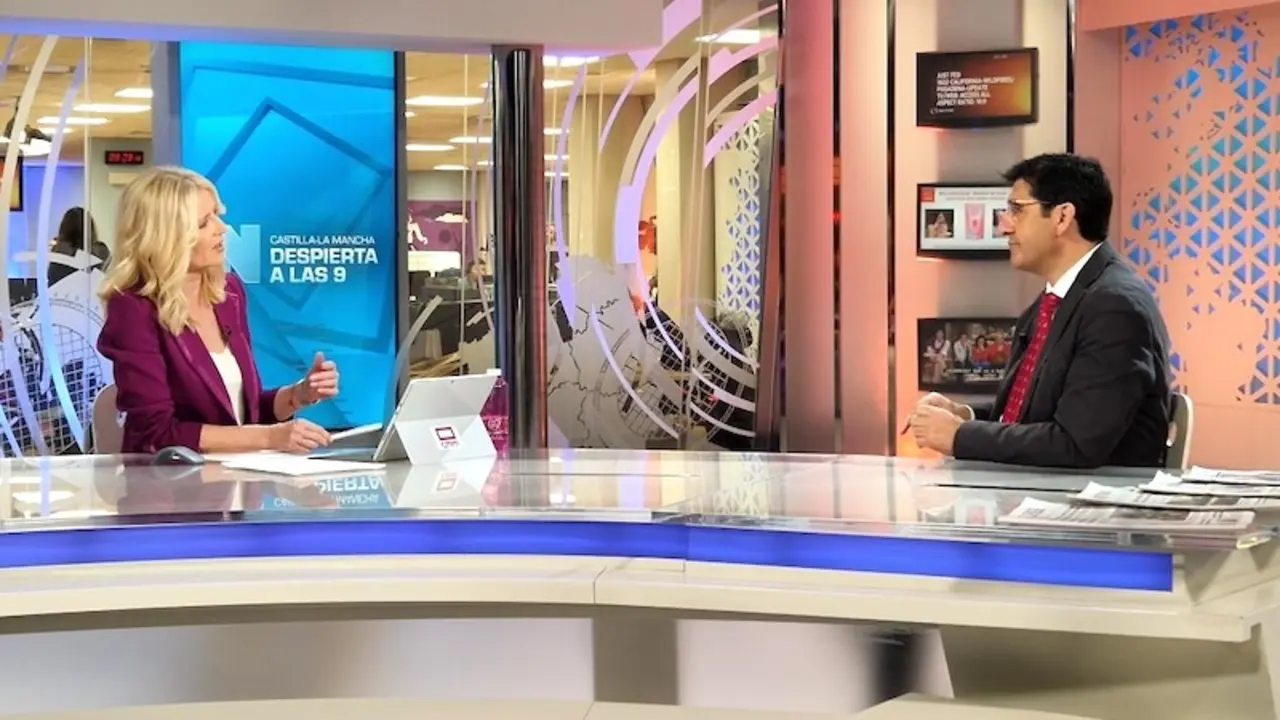 El vicepresidente segundo del Gobierno de Castilla-La Mancha, José Manuel Caballero, en un momento de la entrevista en la televisión pública regional