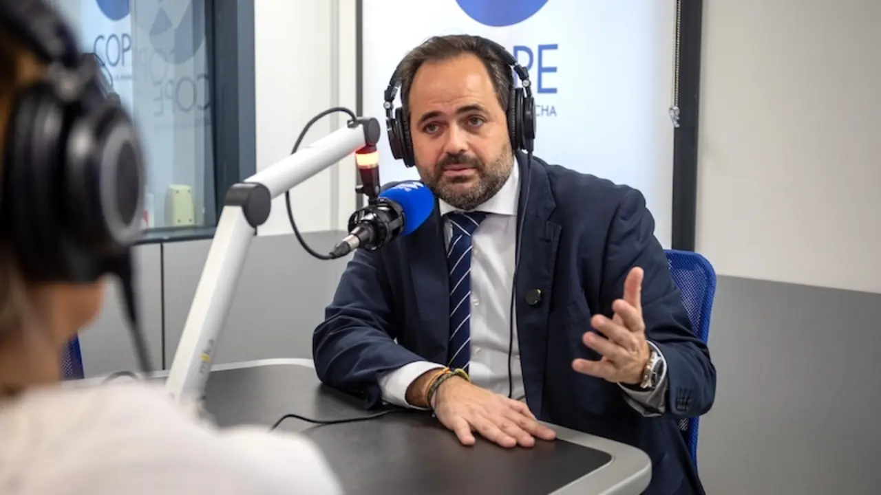 El presidente del PP de Castilla-La Mancha, Paco Núñez, durante la entrevista en la Cadena COPE