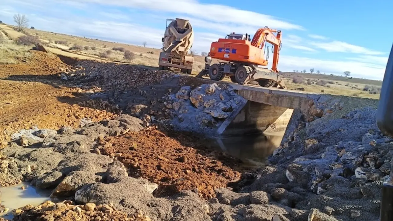 Inician la reparación de viales municipales de Guadalajara cortados por la dana