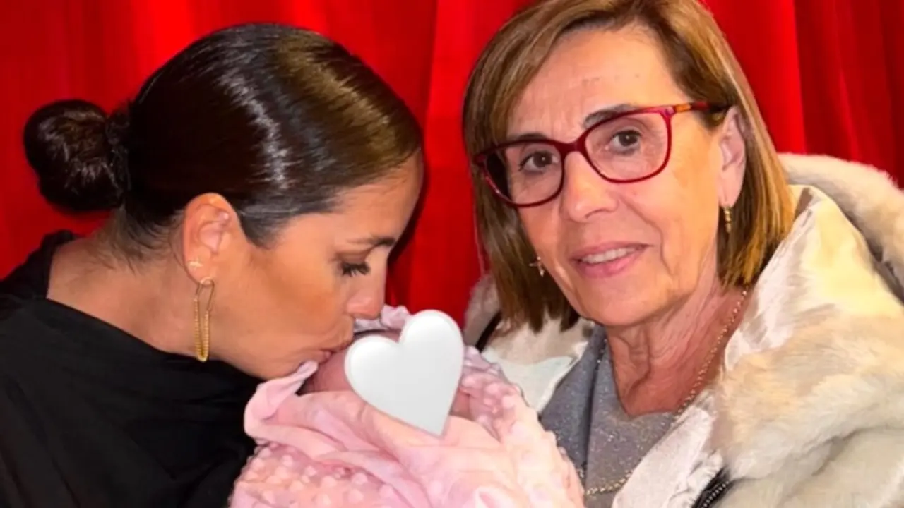 En la imagen de archivo Anabel Pantoja junto a su hija Alma y su madre Merchi