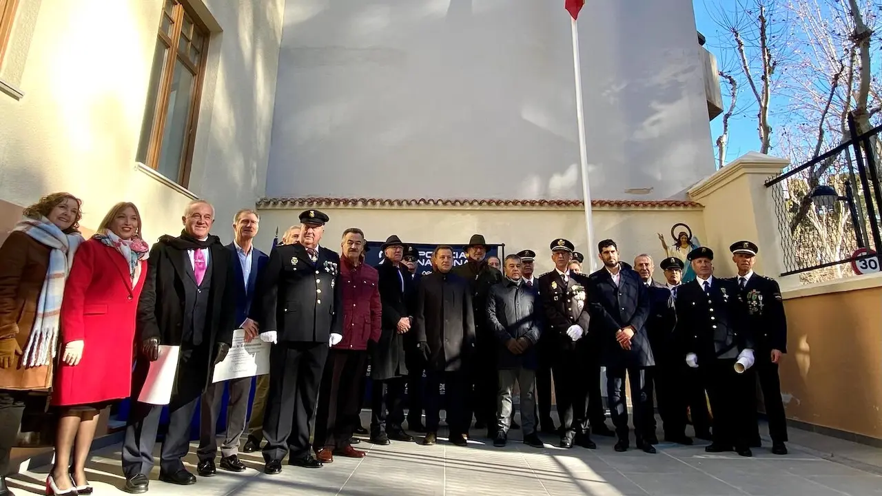 La Policía Nacional cierra la conmemoración de sus 200 años con un izado de bandera