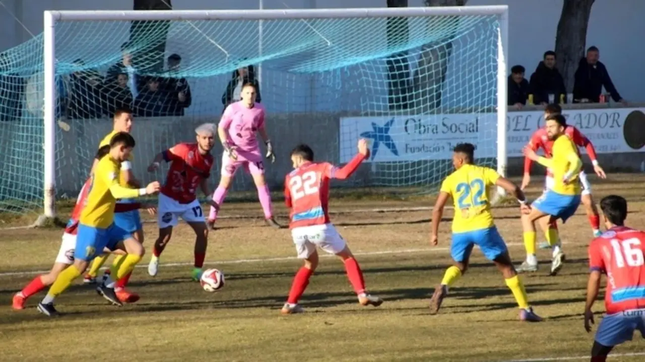 La FIFA sanciona al CF La Solana con la prohibición de inscribir jugadores - Fotografía: Gaceta