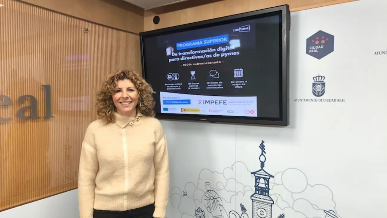 La concejala de Promoción Económica del Ayuntamiento de Ciudad Real, Yolanda Torres, ha informado sobre el programa para impulsar las competencias digitales de las empresas