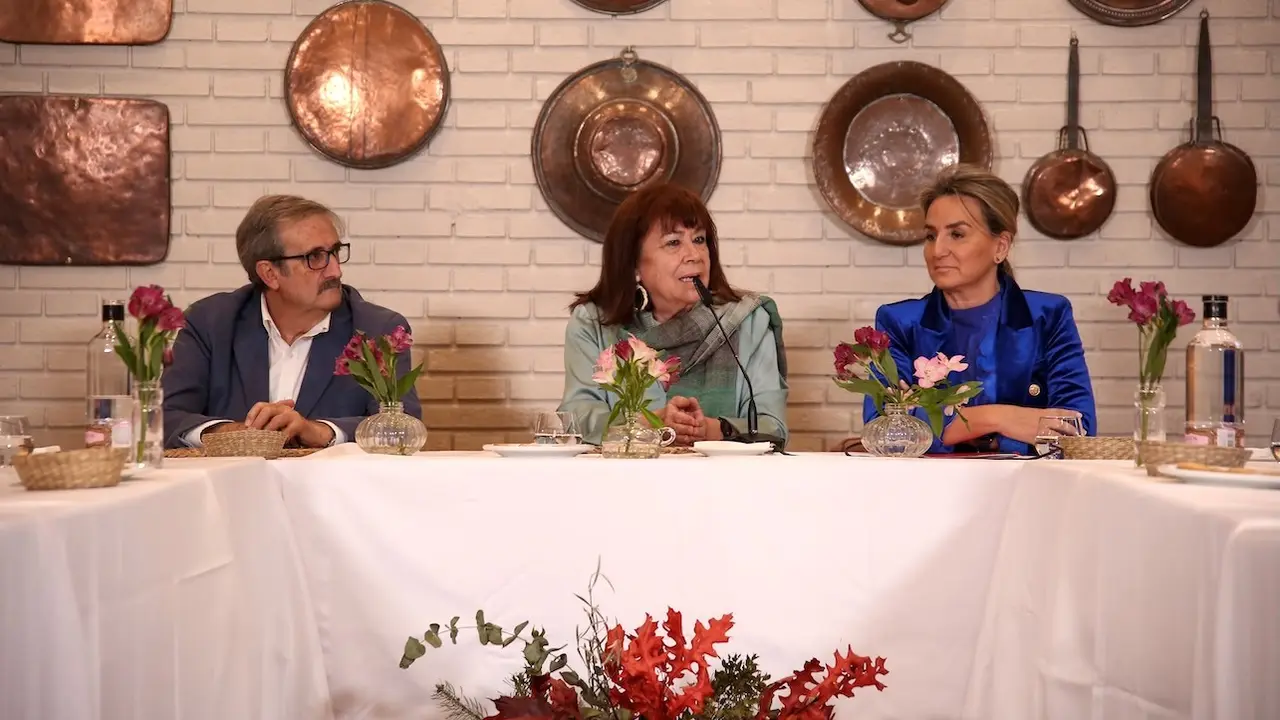 La presidenta del PSOE, Cristina Narbona, y la secretaria general del PSOE de Toledo, Milagros Tolón