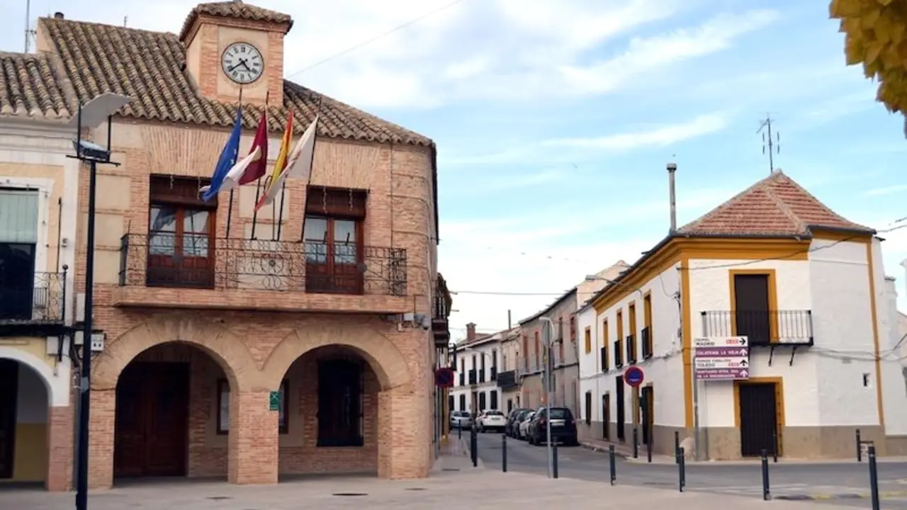 En la imagen de archivo el Ayuntamiento de Carrión de Calatrava (Ciudad Real)
