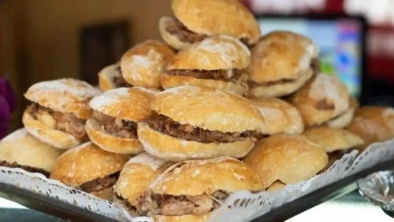 Grave intoxicación: una fallecida y 71 afectados tras comer montaditos de un bar