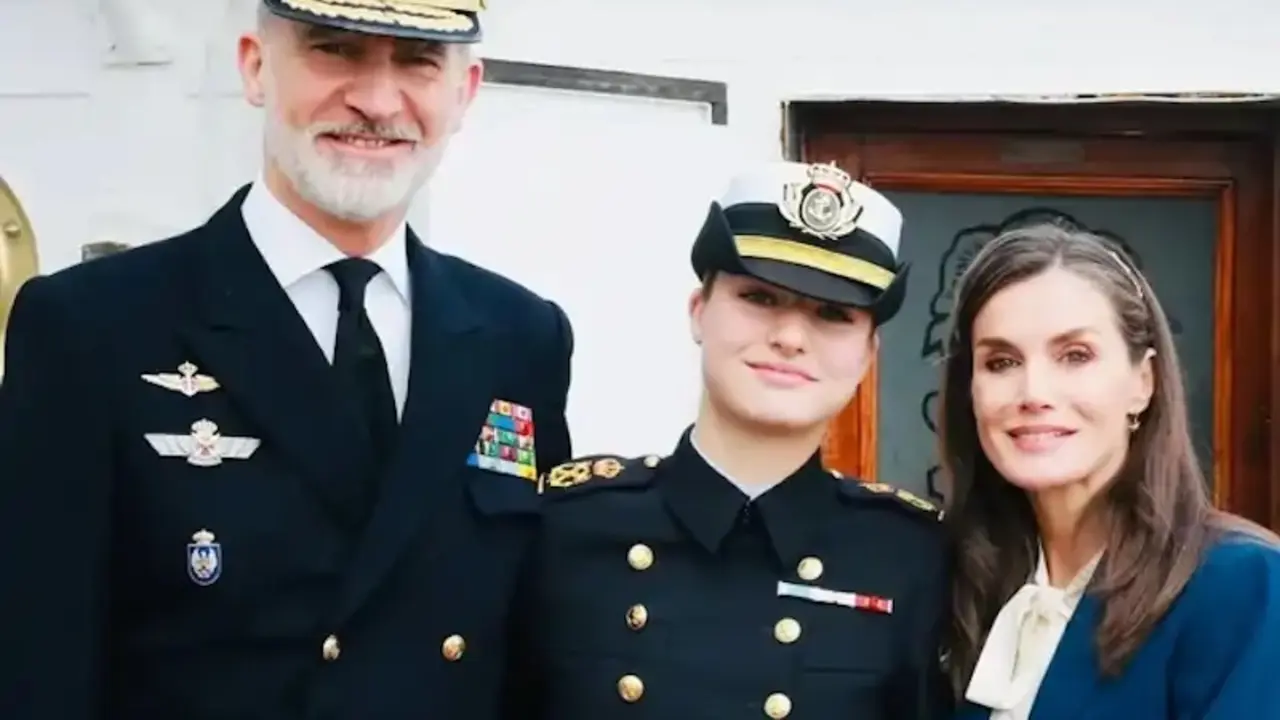 En la imagen de Casa Real el rey Felipe VI, la princesa Leonor y la reina Letizia