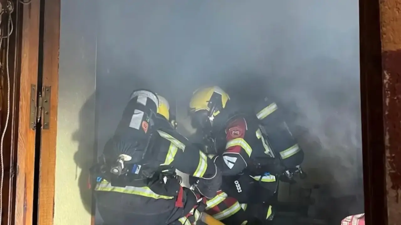 Un afectado por inhalación de humo tras un incendio en una vivienda de Lillo (Toledo), bomberos, fuego