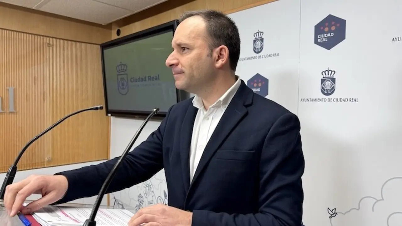 El portavoz del equipo de Gobierno del Ayuntamiento de Ciudad Real, Guillermo Arroyo, ha informado en rueda de prensa de asuntos de la Junta de Gobierno Local