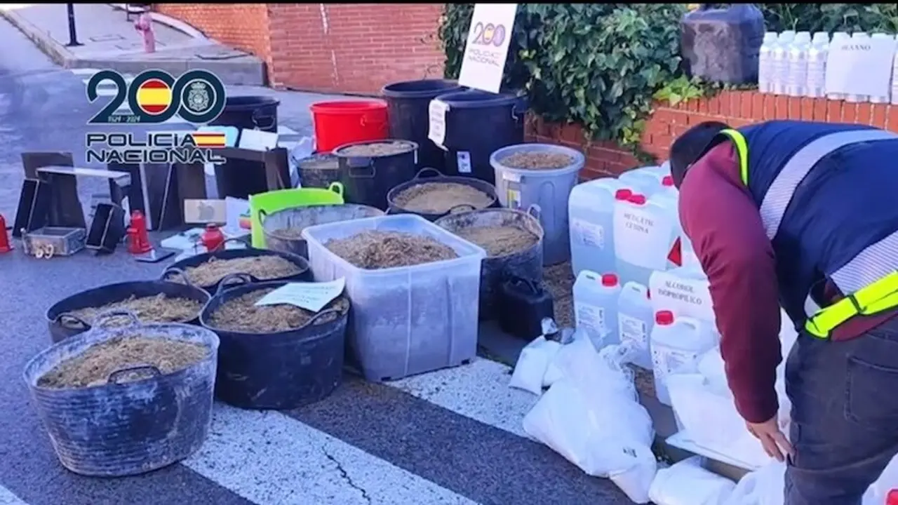 Desmantelan un laboratorio para extraer cocaína impregnada en cajas de cartón