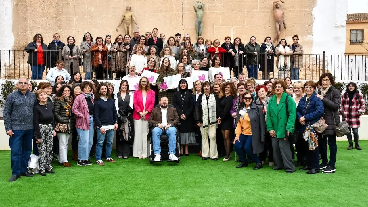 La consejera de Igualdad, Sara Simón, ha inaugurado la III Jornada de Reconocimiento a Mujeres Emprendedoras Rurales de Castilla-La Mancha, organizada por Fademur en La Posada del Sol de La Roda (Albacete)