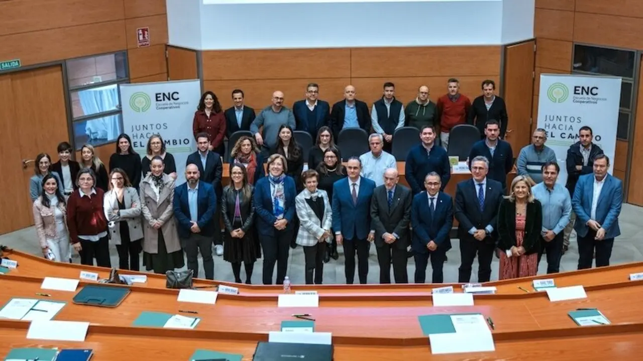 La Escuela de Negocios Cooperativos inaugura su Programa de Alta Dirección en el que se forman directivos de más de una veintena de cooperativas
