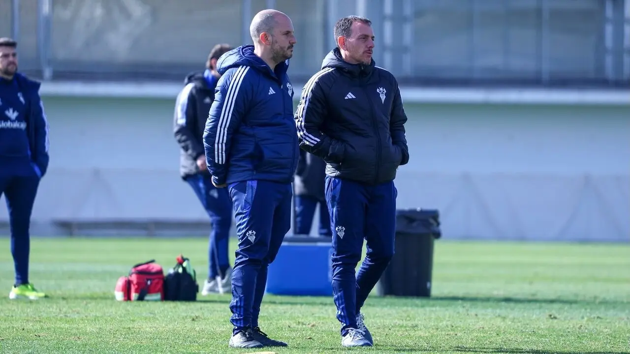 El entrenador del Albacete Balompié, Alberto González, este viernes durante el entrenamiento