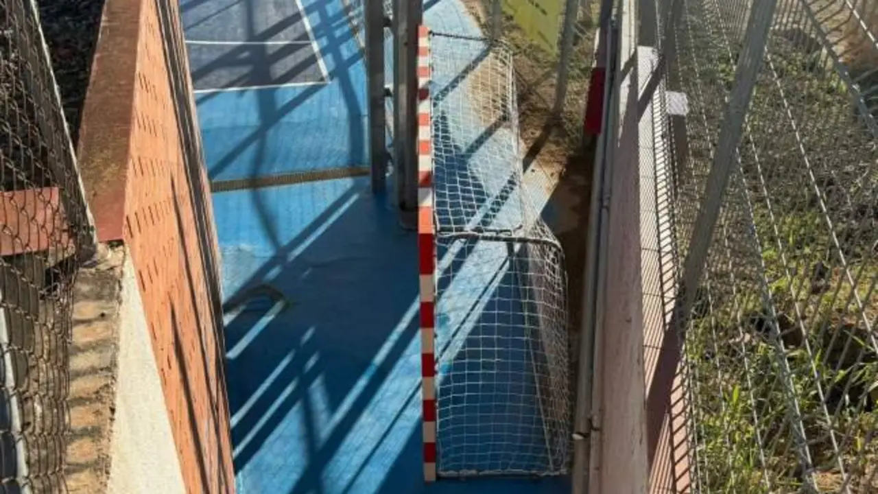 VIDEO. Muere un niño de 4 años tras caerle encima una portería en un pabellón