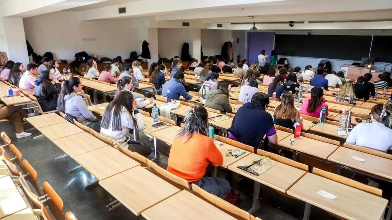 Más de mil futuros médicos se examinan en Castilla-La Mancha en busca de una plaza, MIR, pruebas, oposiciones, oposición, prueba, examen, residentes