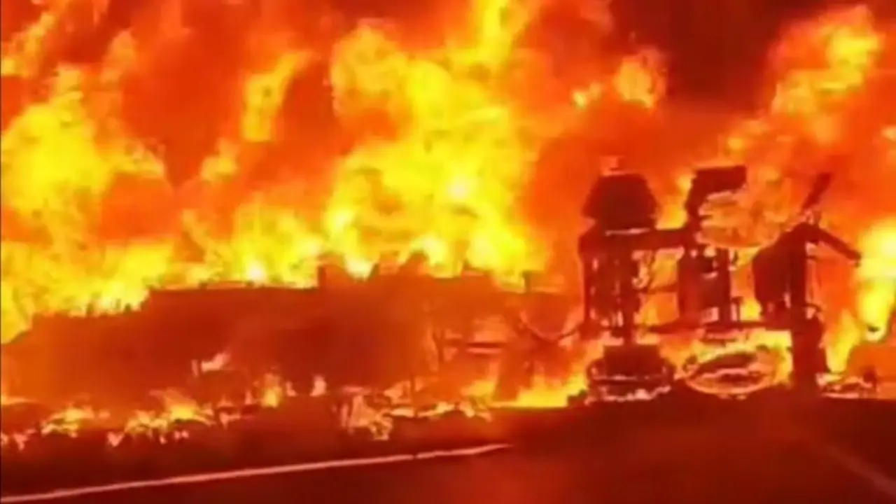 explosión, camión cisterna, fuego, incendio