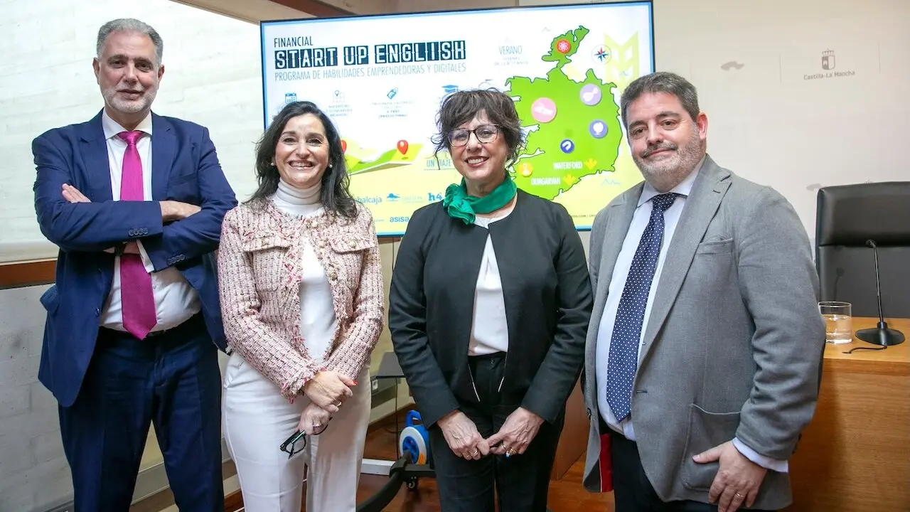 La viceconsejera de Educación, Universidades e Investigación, Mar Torrecilla, ha asistido a la presentación del programa ´Financial Start Up English´