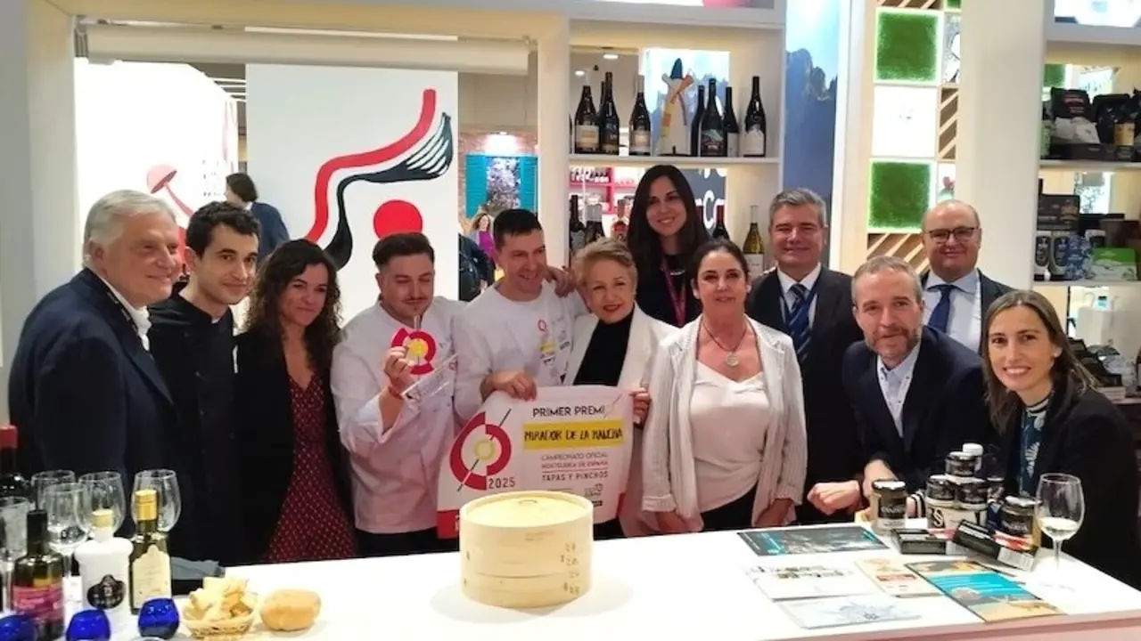 El primer premio del III Campeonato Oficial de Tapas y Pinchos de Hostelería de España ha recaído en Iván Anaya y Javier Donaire, del Complejo Turístico Mirador de La Mancha