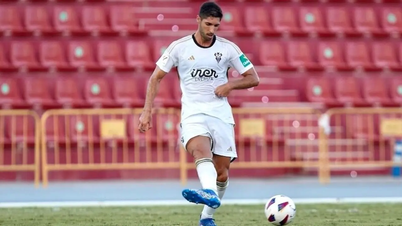 Juan Antonio Ros abandona el Albacete tras llegar a un acuerdo para la rescisión de su contrato