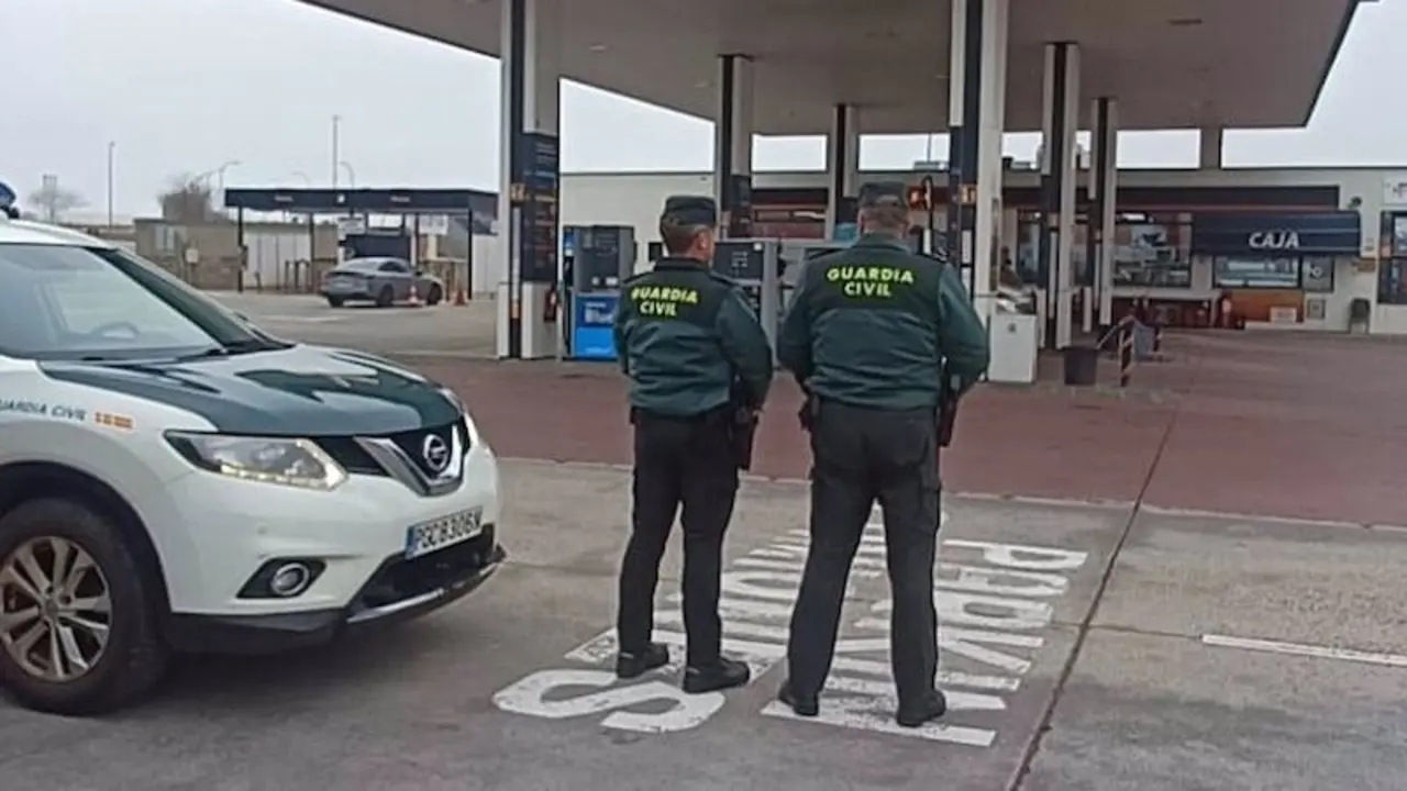 Tres detenidos por cometer hurtos al descuido en áreas de servicio de la A-2 en Guadalajara