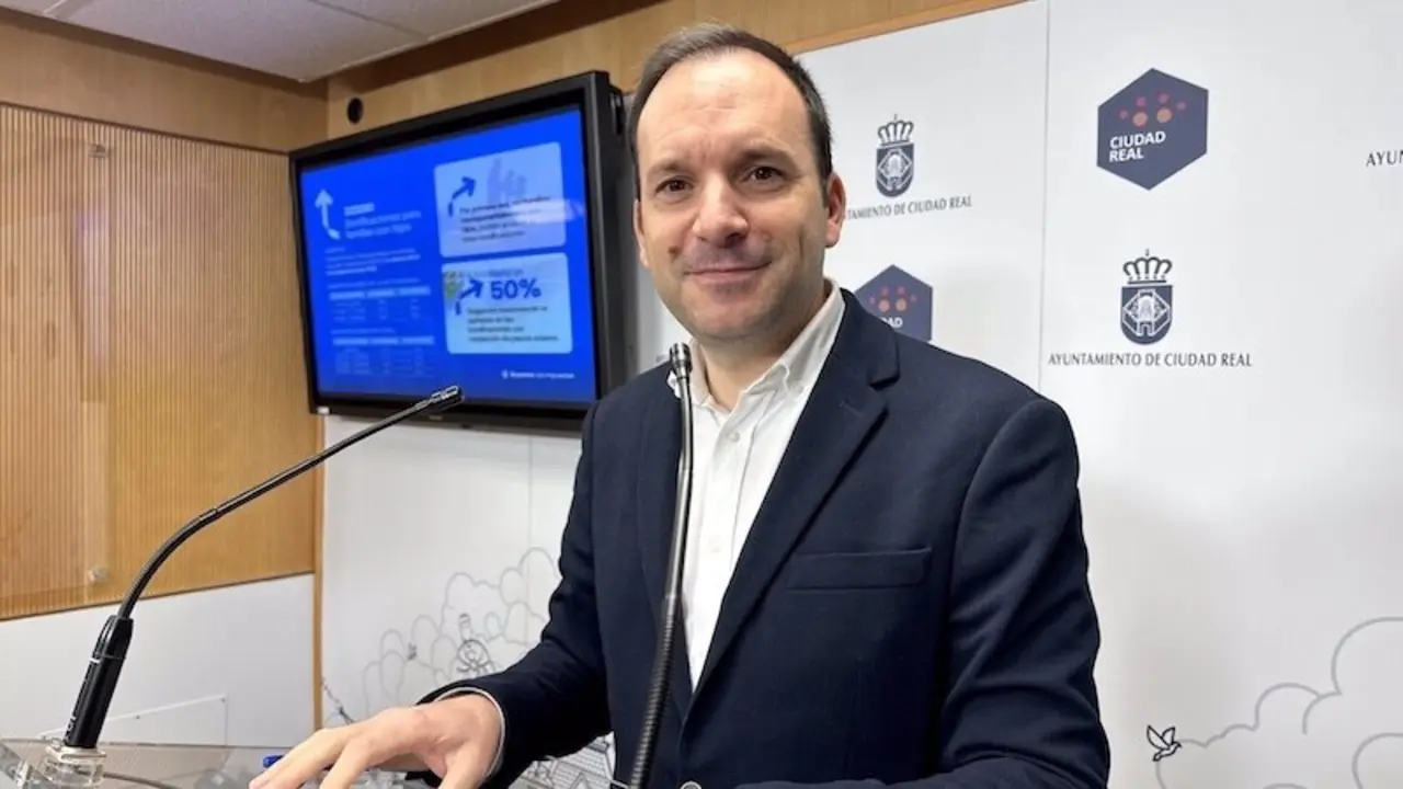 El concejal de Hacienda de Ciudad Real, Guillermo Arroyo, ha informado sobre las bonificaciones en el IBI a las familias