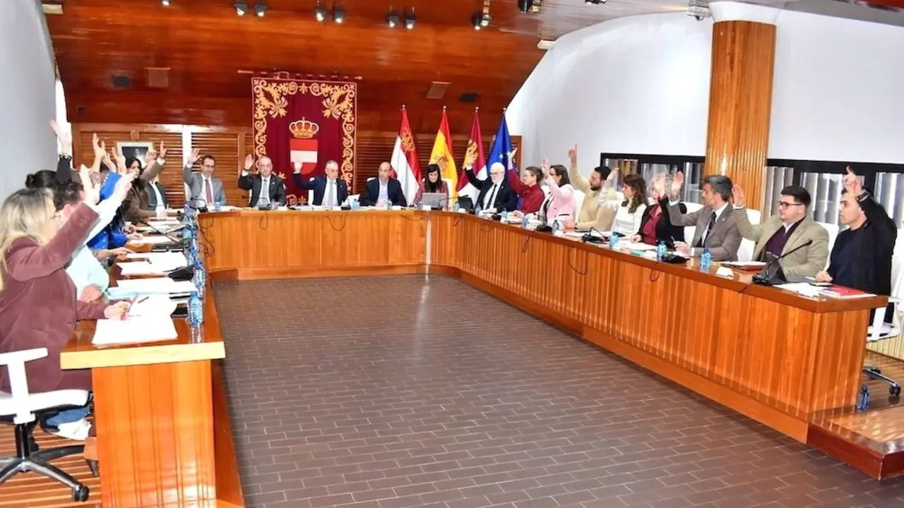 En la imagen un instante del Pleno del Ayuntamiento de Puertollano (Ciudad Real) celebrado este jueves en el Consistorio