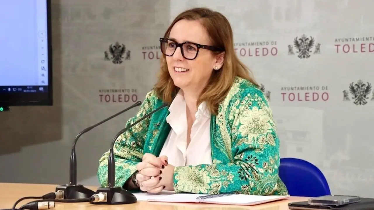 La concejala de Obras y Servicios de Toledo, Loreto Molina, ha presentado la octava fase del proyecto de eliminación del bolseo en el Casco Histórico de la ciudad