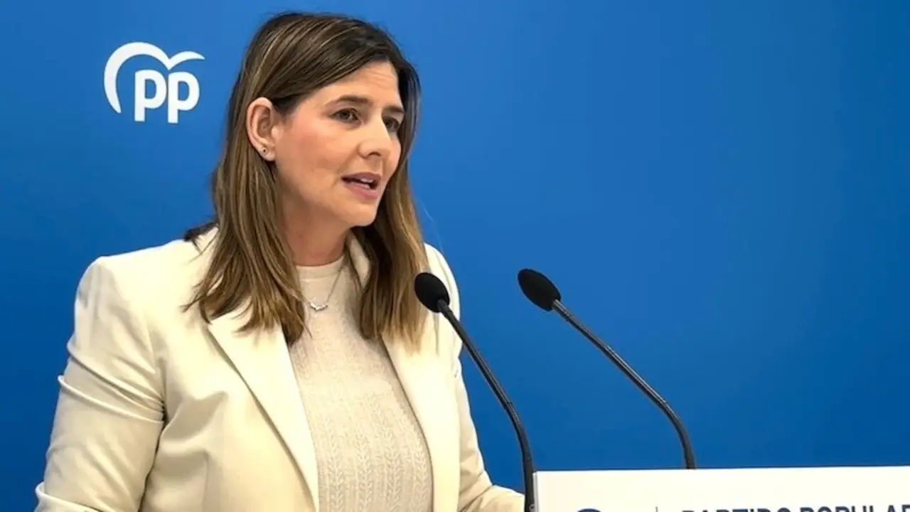 La secretaria general del PP de Castilla-La Mancha y portavoz parlamentaria, Carolina Agudo, durante la rueda de prensa que ha ofrecido en la sede de los 'populares'