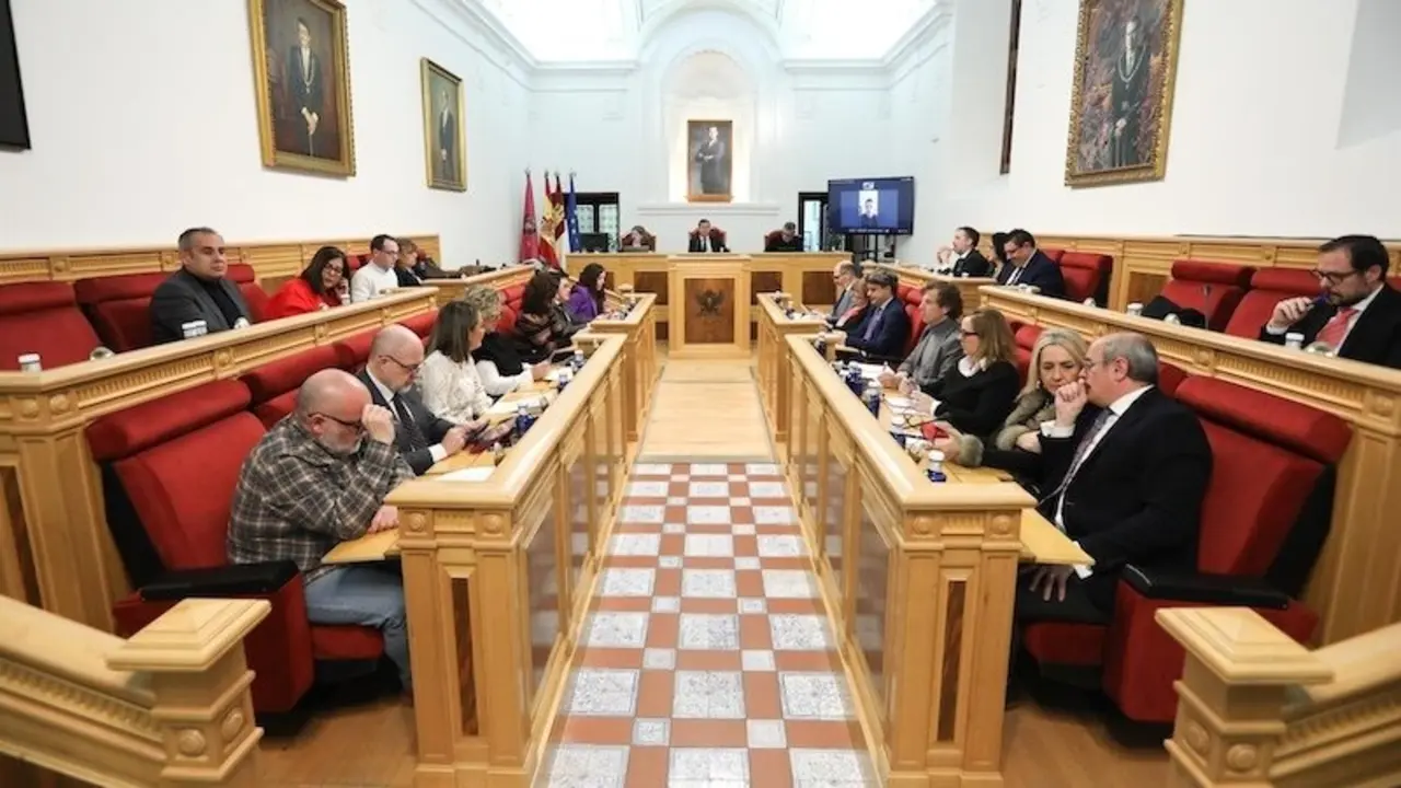 En la imagen un instante del Pleno del Ayuntamiento de Toledo celebrado este viernes en el Consistorio