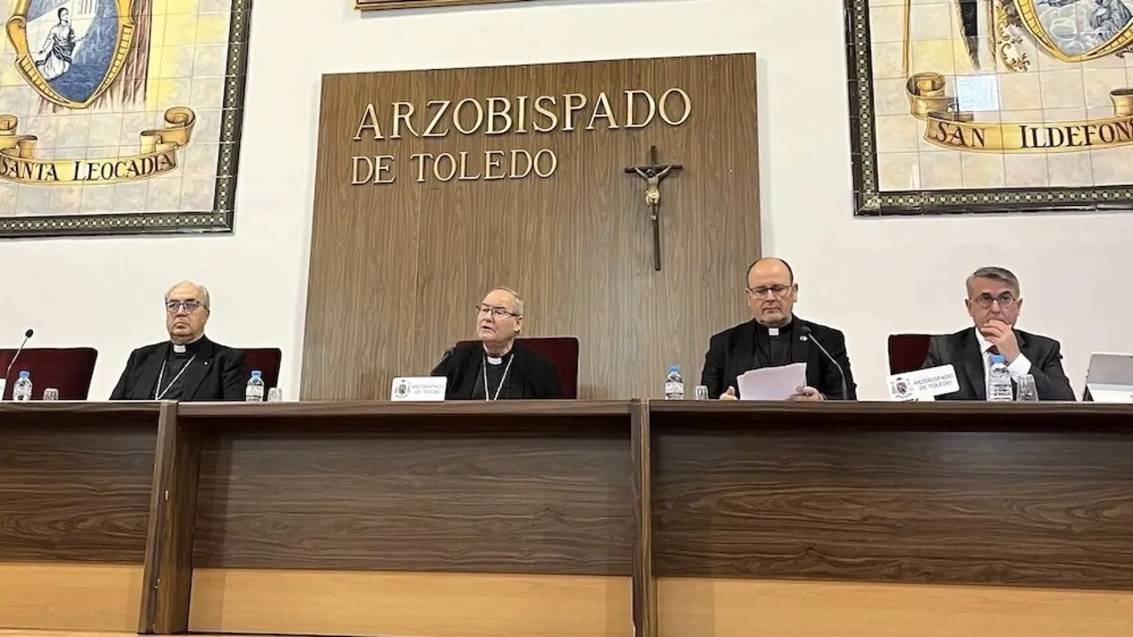 En la imagen de archivo responsables del Arzobispado de Toledo con el arzobispo Francisco Cerro a la cabeza durante una comparecencia