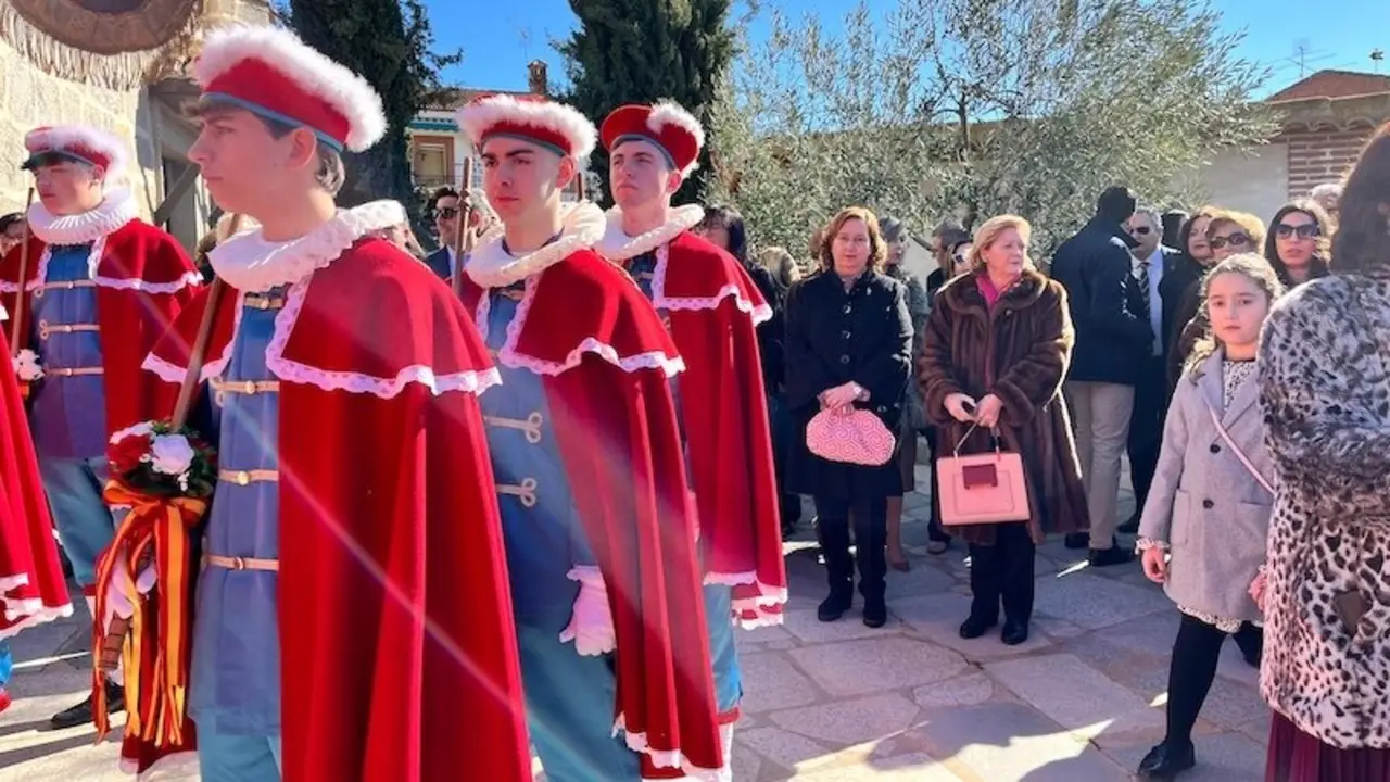 'La Encamisada' reúne a cientos de personas y Cedillo ensalza su "potencial"