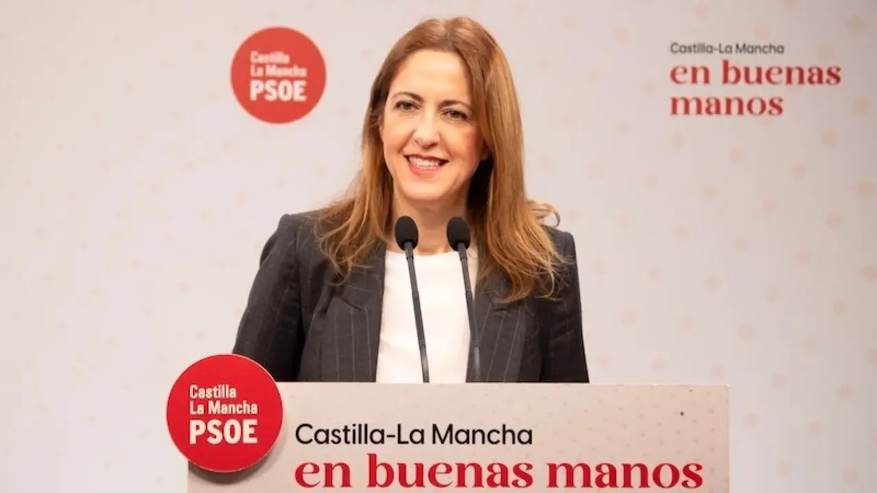 La vicesecretaria general del PSOE de Castilla-La Mancha y eurodiputada, Cristina Maestre, durante la rueda de prensa que ha ofrecido en la sede de los socialistas en Toledo