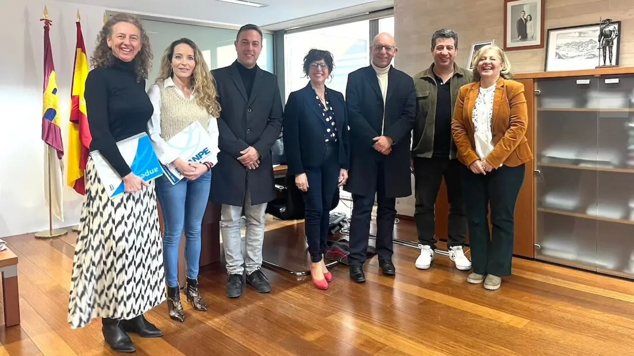 Anpe y UGT, satisfechos con el cumplimiento del acuerdo en educación de 2023, cuya negociación seguirá con más medidas
