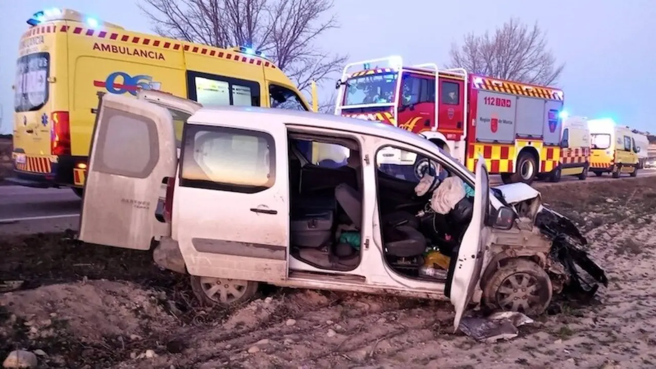 accidente de tráfico, choque, colisión, salirse de la vía, salida de vía, furgoneta