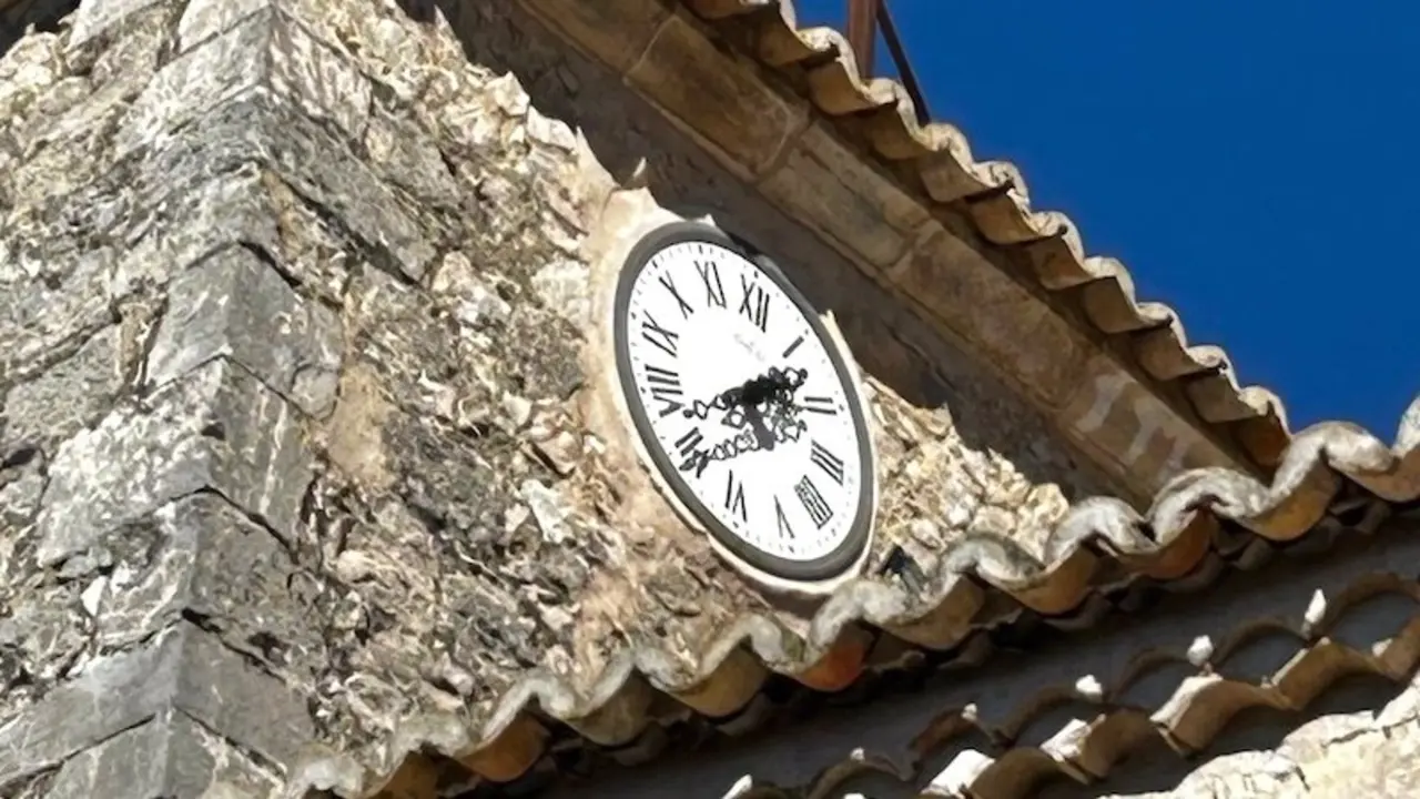 Las campanadas de reloj de la iglesia de Casasana se dejarán de oír por la noche