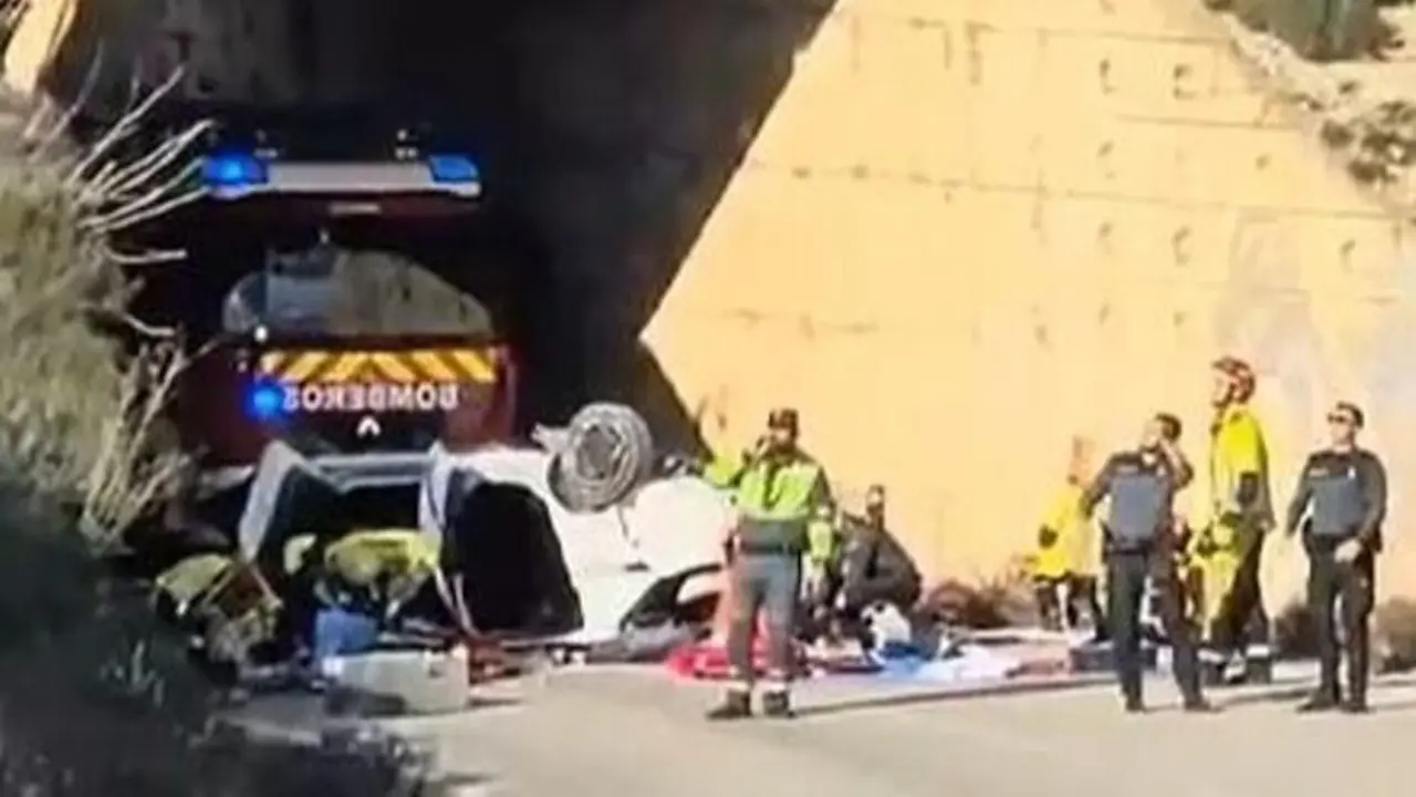 Mueren dos jóvenes estudiantes y otras dos heridas en un accidente de tráfico