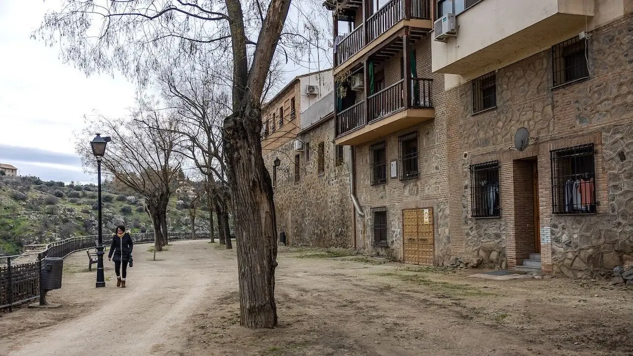 Paseo del Carmen de Toledo cerca de lo que fue el cementerio de la Caridad. Desde mitad del siglo XVI y hasta mediados del XIX cientos de hombres ejercieron de verdugos formando parte de un grupo socialmente marginado y a la vez endogámico - EFE/Ismael Herrero