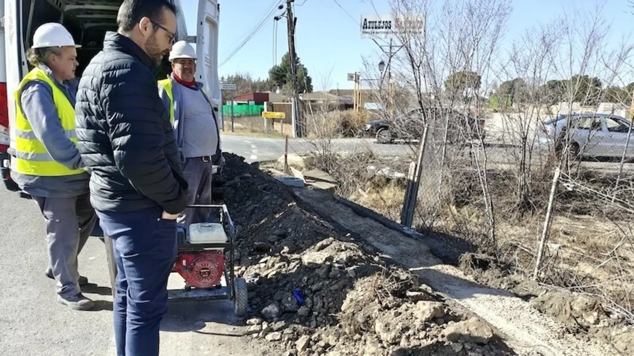 El Ayuntamiento de Albacete instala nuevos puntos de luz en la carretera de Jaén