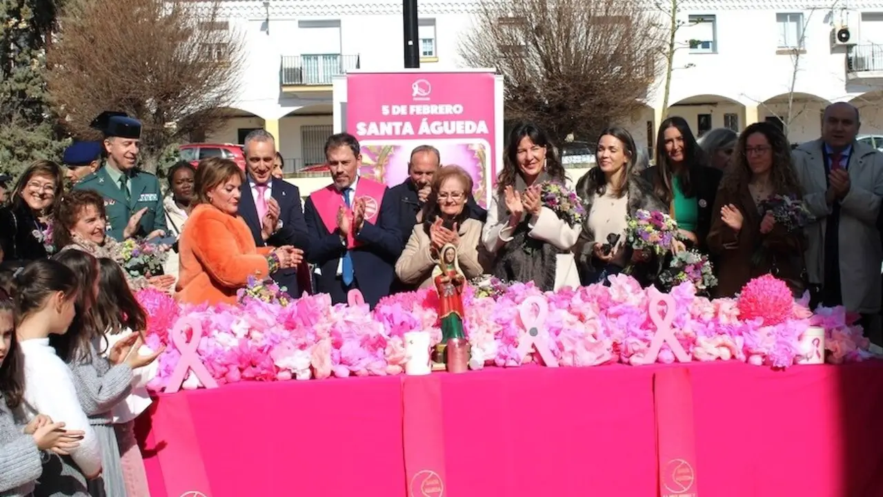 La delegada de la Junta en Ciudad Real, Blanca Fernández, ha valorado el impacto del programa de prevención durante su participación en los actos de celebración de la Asociación 'Santa Águeda' de Puertollano