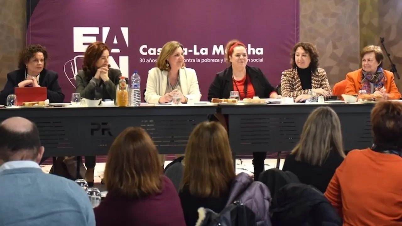 La consejera de Economía, Empresas y Empleo, Patricia Franco, ha asistido al desayuno informativo de EAPN en Ciudad Real
