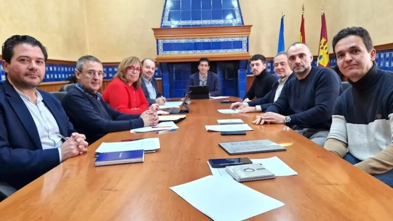 El vicepresidente segundo del Gobierno de Castilla-La Mancha, José Manuel Caballero, en la reunión para la preparación de la exposición sobre los 50 años de la Transición