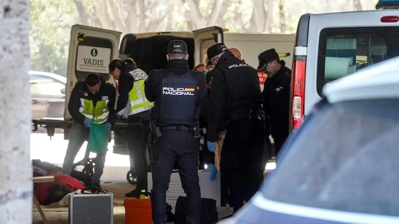 policía nacional, cadáver, puente, crimen, reyerta, paraje, agentes, violencia,